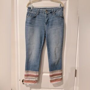 Chicos so slimming embroidered cropped pants Like new condition fits like 8/10